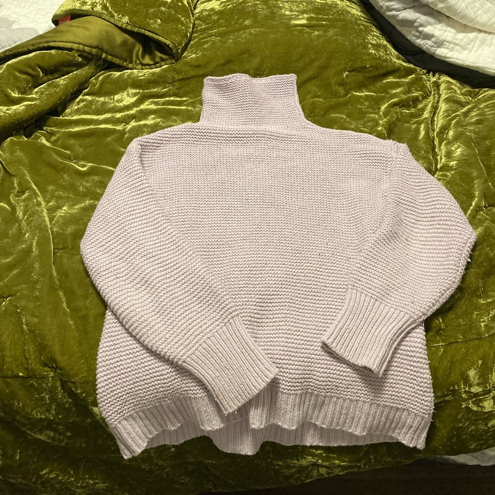 Leith size medium lavender oversized knit turtleneck
